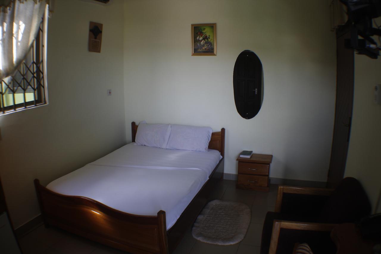 Dokua Royal Hotel Kwabenya Exteriér fotografie