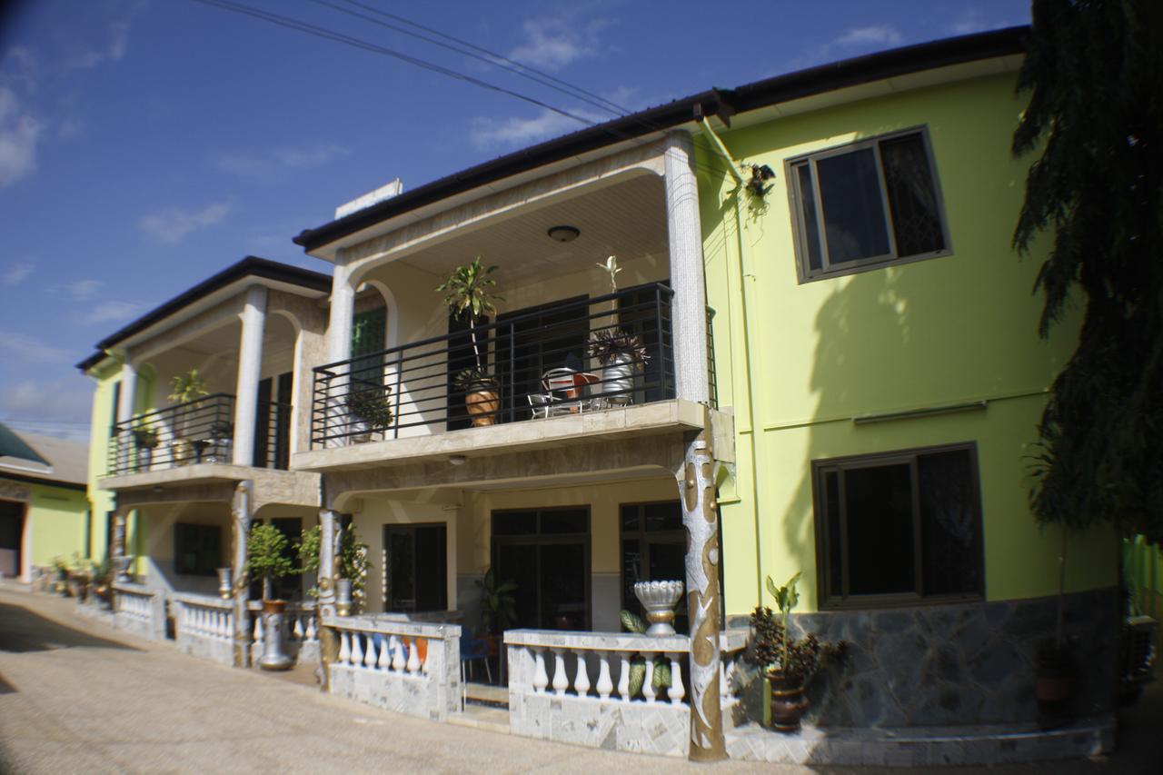 Dokua Royal Hotel Kwabenya Exteriér fotografie